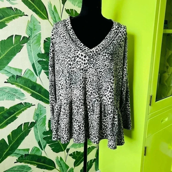 a beautiful soul Tops - A Beautiful Soul Animal Print Super Soft Top Tan Black 1X